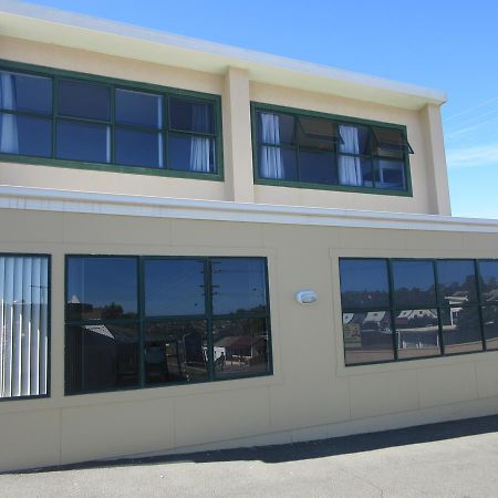 Abel Tasman Airport Motor Inn Лонсестън Екстериор снимка