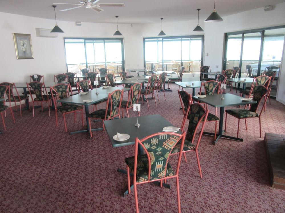 Abel Tasman Airport Motor Inn Лонсестън Екстериор снимка
