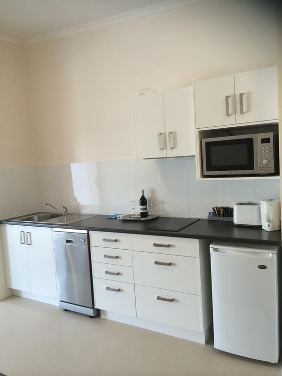 Abel Tasman Airport Motor Inn Лонсестън Екстериор снимка