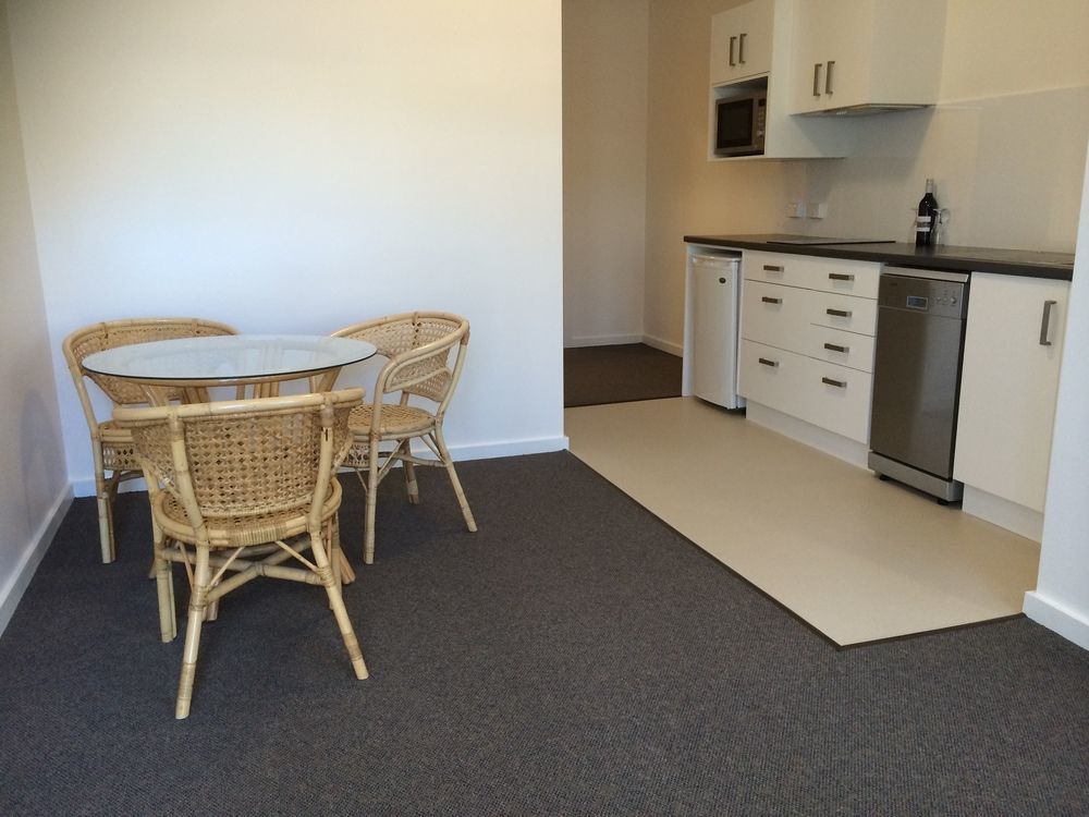 Abel Tasman Airport Motor Inn Лонсестън Екстериор снимка