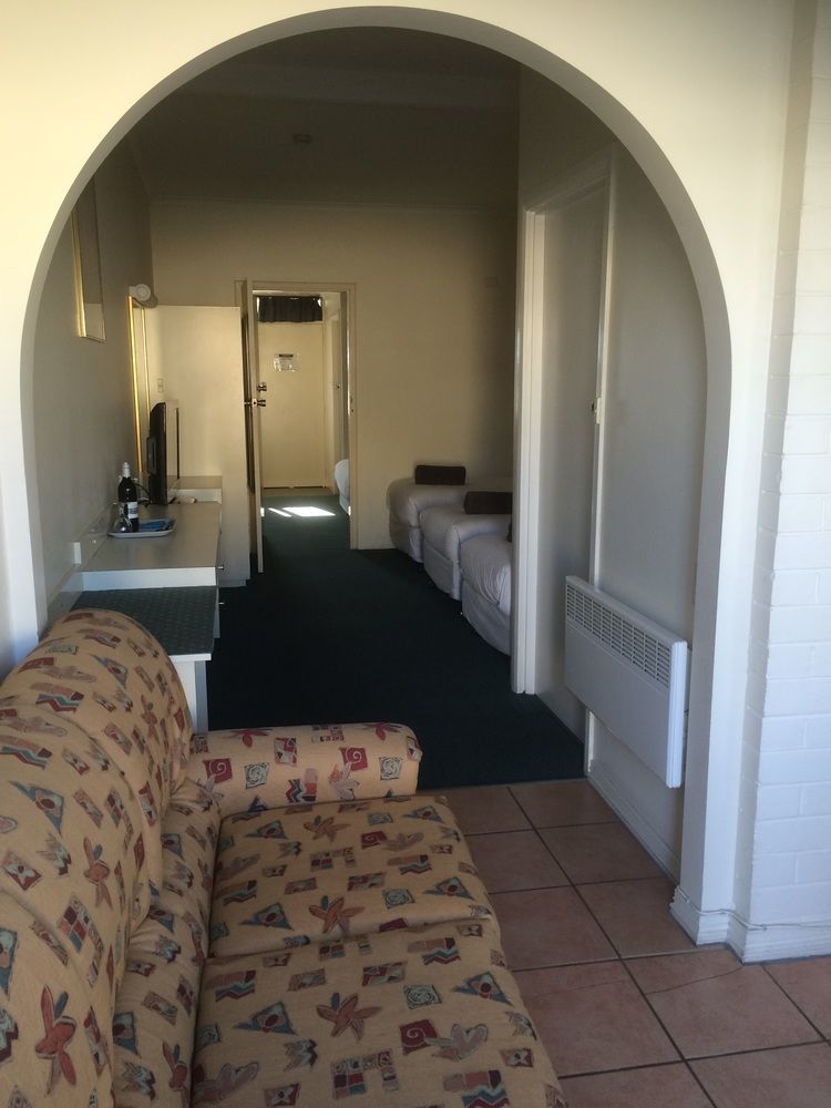 Abel Tasman Airport Motor Inn Лонсестън Екстериор снимка