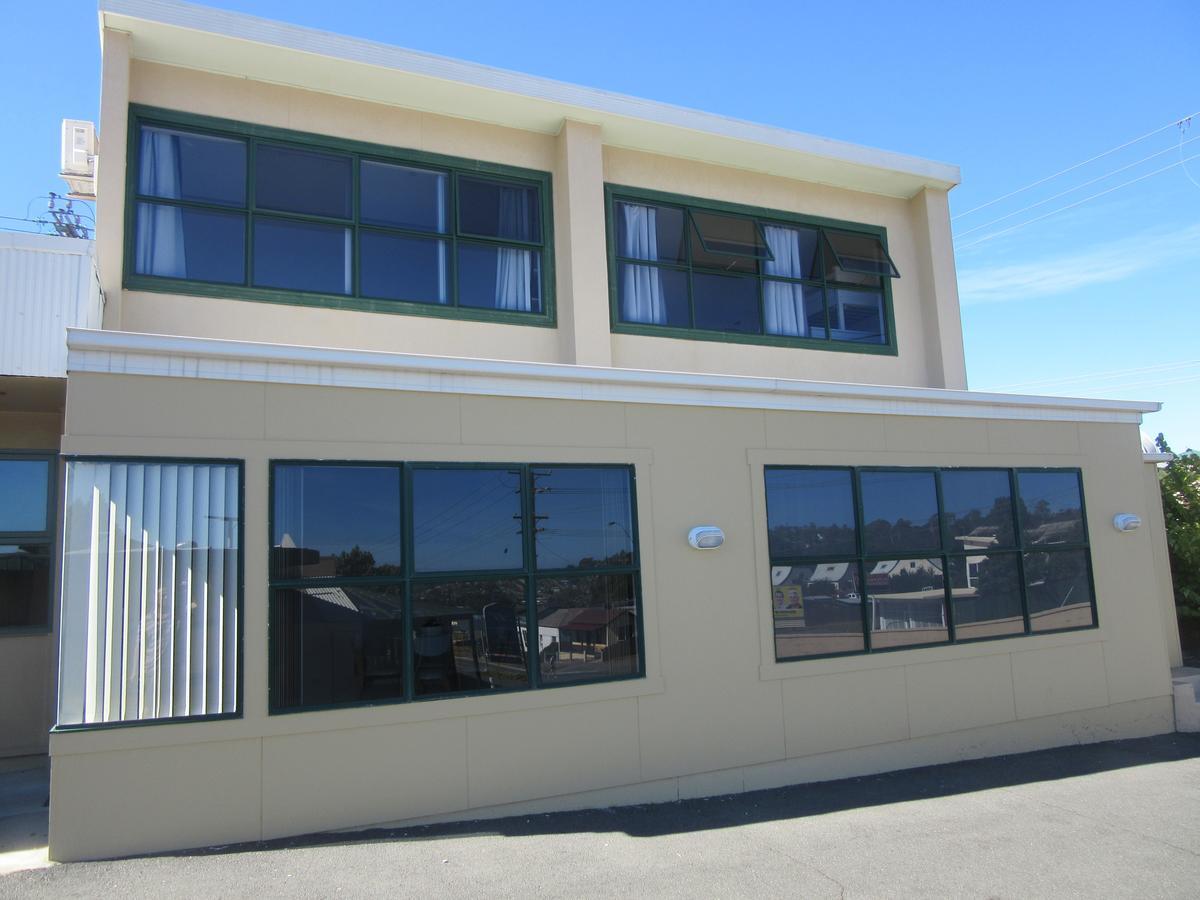 Abel Tasman Airport Motor Inn Лонсестън Екстериор снимка