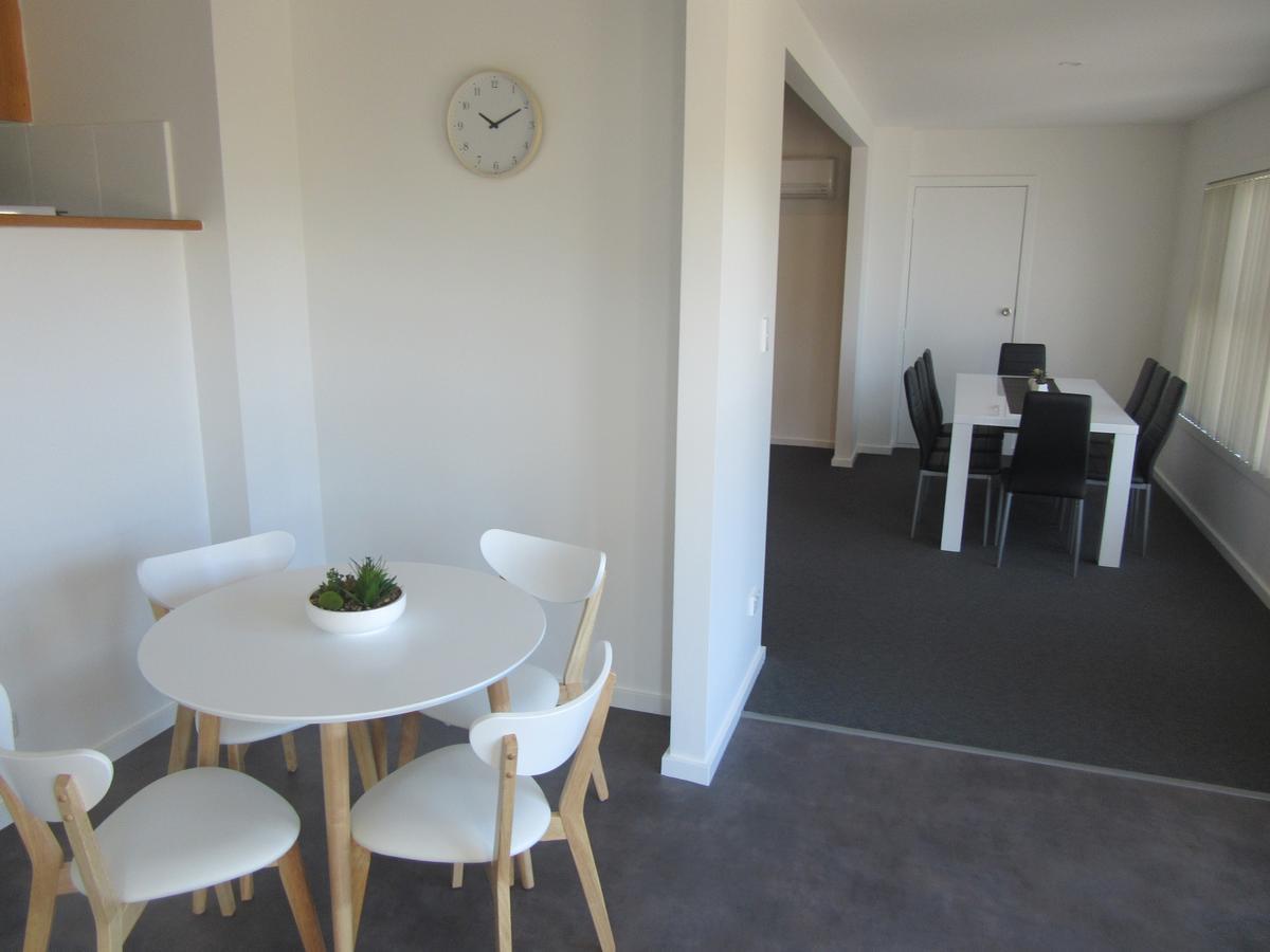 Abel Tasman Airport Motor Inn Лонсестън Екстериор снимка