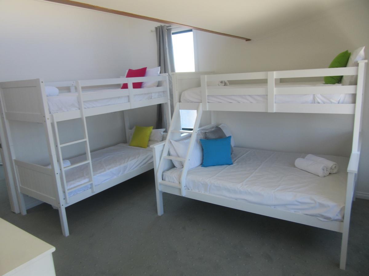 Abel Tasman Airport Motor Inn Лонсестън Екстериор снимка