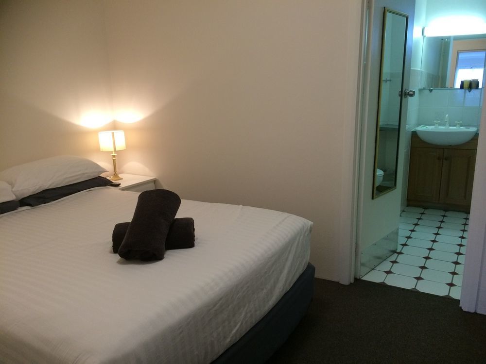 Abel Tasman Airport Motor Inn Лонсестън Екстериор снимка