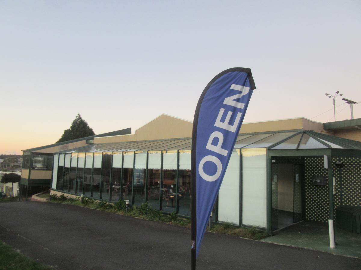 Abel Tasman Airport Motor Inn Лонсестън Екстериор снимка