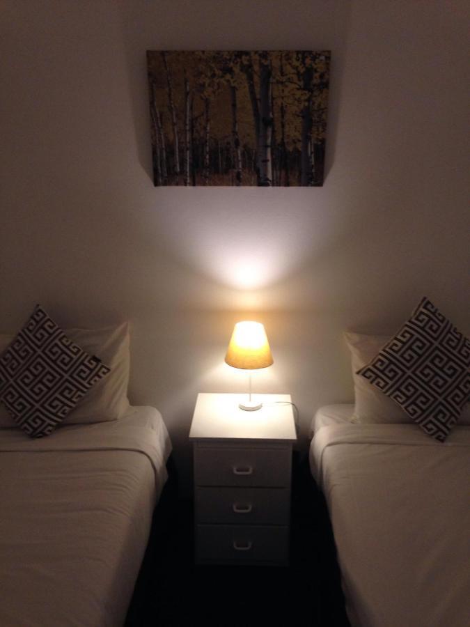 Abel Tasman Airport Motor Inn Лонсестън Екстериор снимка